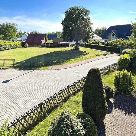 2 Bedroom Beautiful In Διαμέρισμα Rechlin