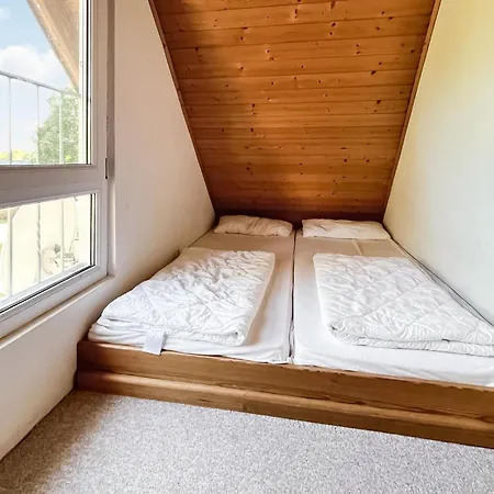 Διαμέρισμα 2 Bedroom Beautiful In Rechlin