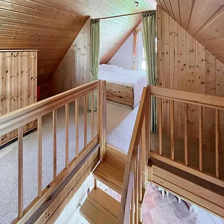2 Bedroom Beautiful In Διαμέρισμα *